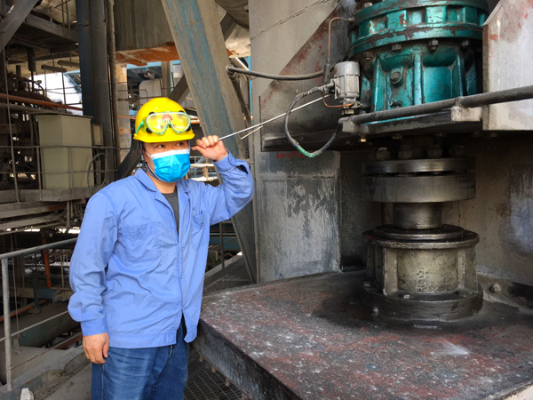 1588374134985297.jpeg 空預(yù)器輔助油泵檢查.jpg