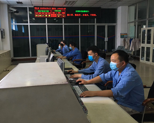 1588374223857669.jpeg 五一當(dāng)天的鍋爐控制室.jpg