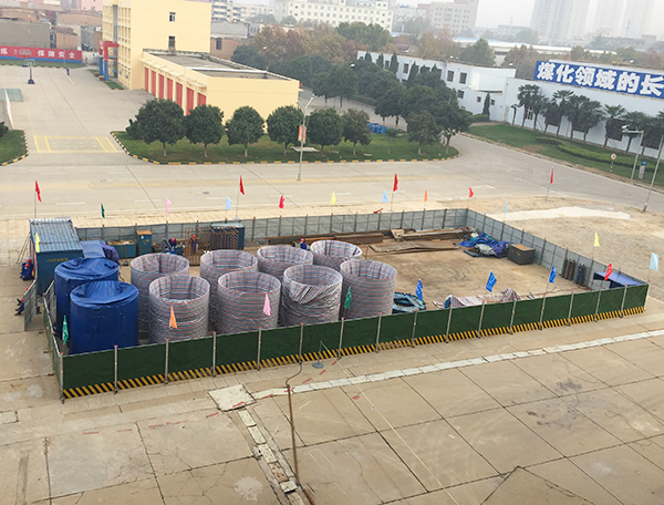 1605249046800399.jpeg 尿素車(chē)間合成塔襯里更換進(jìn)行中.jpg