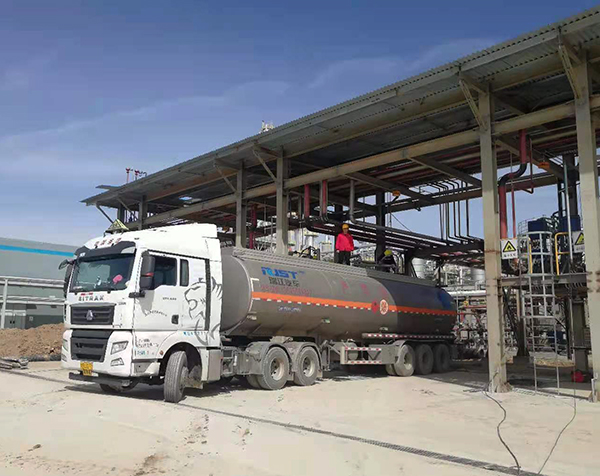 1614729860762478.jpeg 乙二醇裝車.jpg