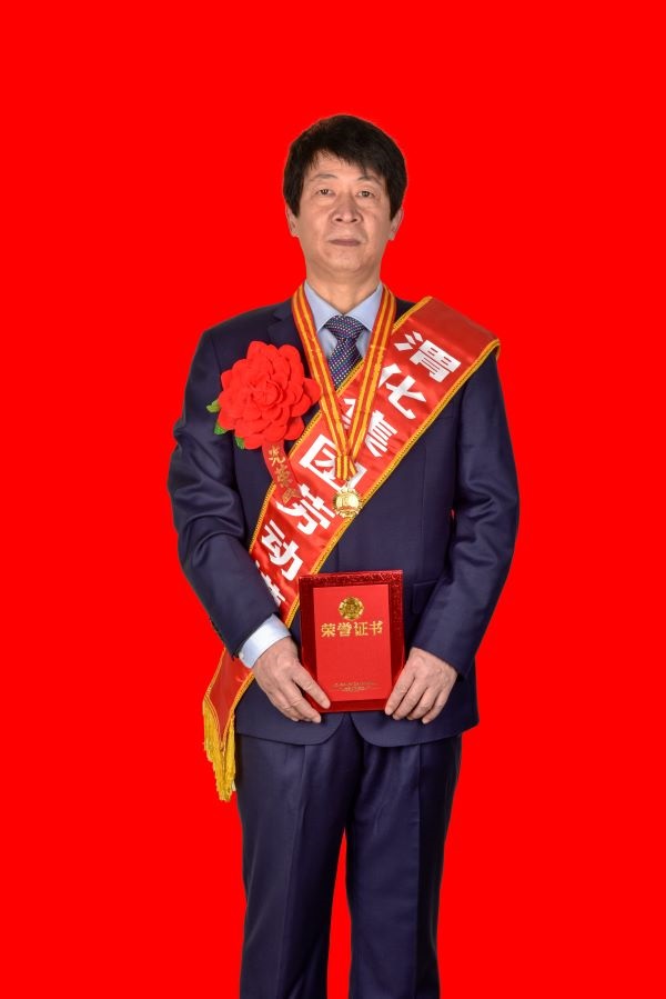 1641428018440565.jpeg 勞模姜軍虎.jpg