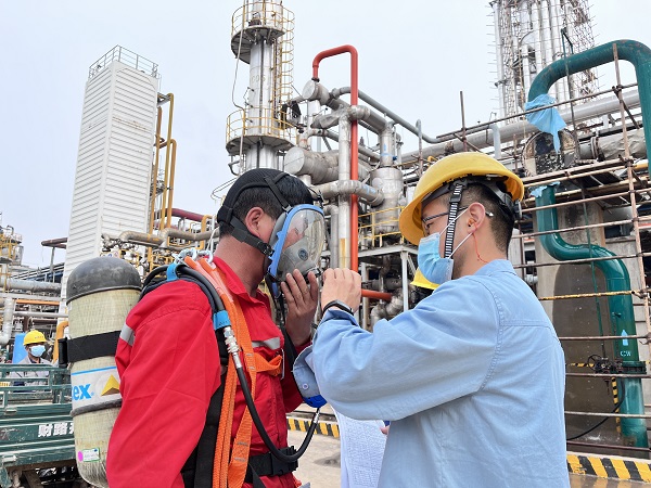 1652240295329868.jpeg 圖二 指導(dǎo)空呼使用.jpg