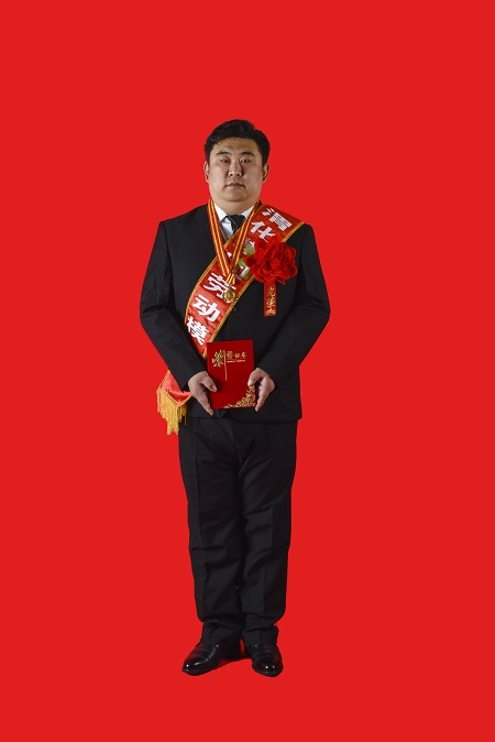 1672910717479142.jpeg 勞模楊毅1.JPG