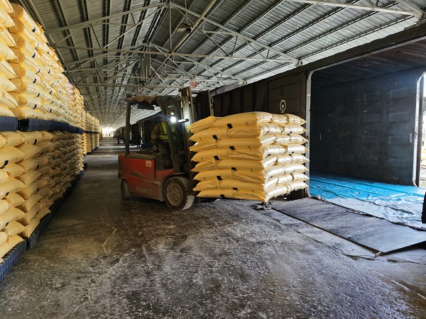 1674200751933385.jpeg 鐵路運(yùn)輸裝車.jpg