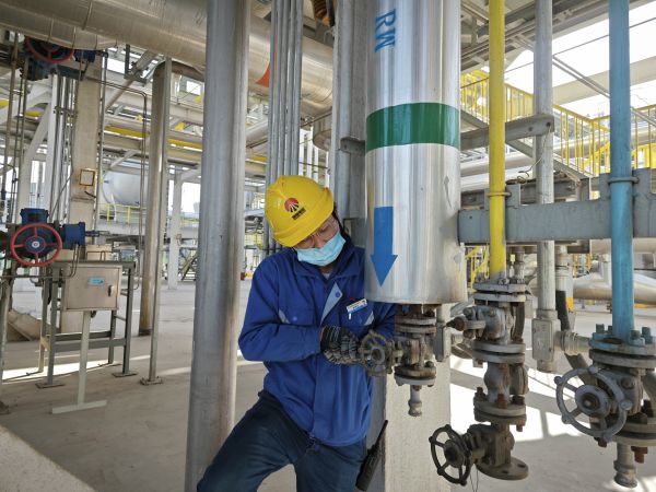 1678927201358999.jpeg 3月15日解朝陽(yáng)更換低溫甲醇洗界區(qū)原水內(nèi)漏閥門(mén).jpg