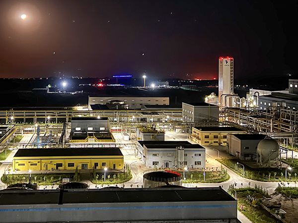 1681950269194716.jpeg 夜幕下的彬州化工2.jpg