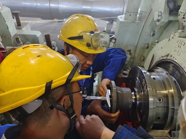 1683948571561349.jpeg 三期氨壓機組檢修.jpg