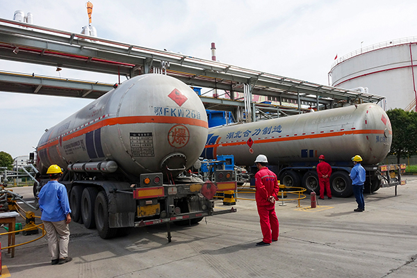 1685089026580385.jpeg 2023年5月運(yùn)銷市場部對(duì)對(duì)外來車輛外觀規(guī)范裝車進(jìn)行檢查檢查 600.jpg