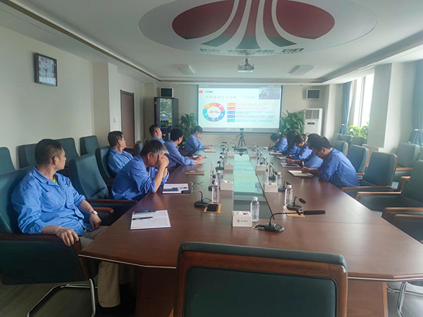 6月28日上午，化工集團(tuán)組織召開2023年度第二期對標(biāo)大講堂活動，公司企管部與人力資源部、工會辦、科技發(fā)展部、生產(chǎn)部等多個部門參與。.jpg