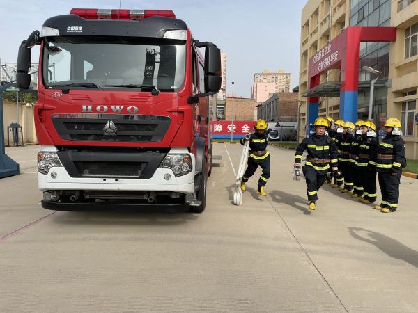 1692746741290394.jpeg 消防隊員在車操訓(xùn)練1(1).jpg