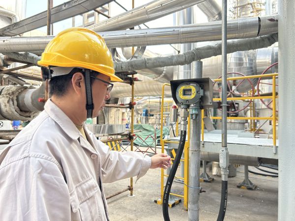 1697008361331669.jpeg 10.10儀表張軍現(xiàn)場檢查報警器 (1).jpg