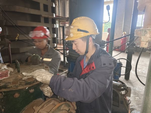 1698115189535913.jpeg 細(xì)心打磨.jpg