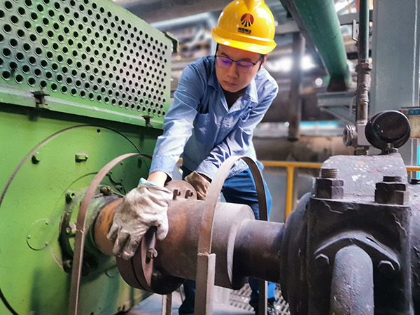 1726639834185881.jpeg 9月17日中秋節(jié)上午8點(diǎn)15分郝志豪對備機(jī)進(jìn)行盤車 600.jpg