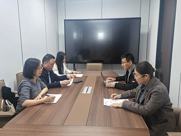 1730202028452322.jpeg 10月29日法律審計(jì)部人員在立信會(huì)計(jì)師事務(wù)所會(huì)議室開展對(duì)標(biāo)學(xué)習(xí).jpg