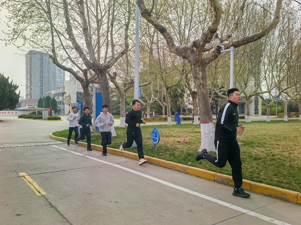 091744168322178385.jpg 3000米體能測(cè)試.jpg