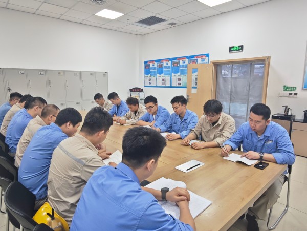 2025年7月24日，班前會開展安全培訓.jpg